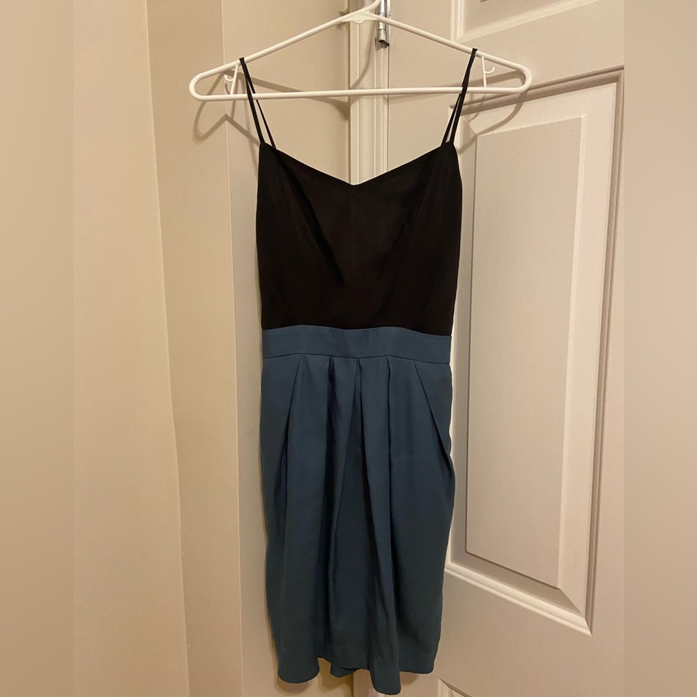 BCBGeneration Black/Green Strappy Mini Dress With Pockets Size 2